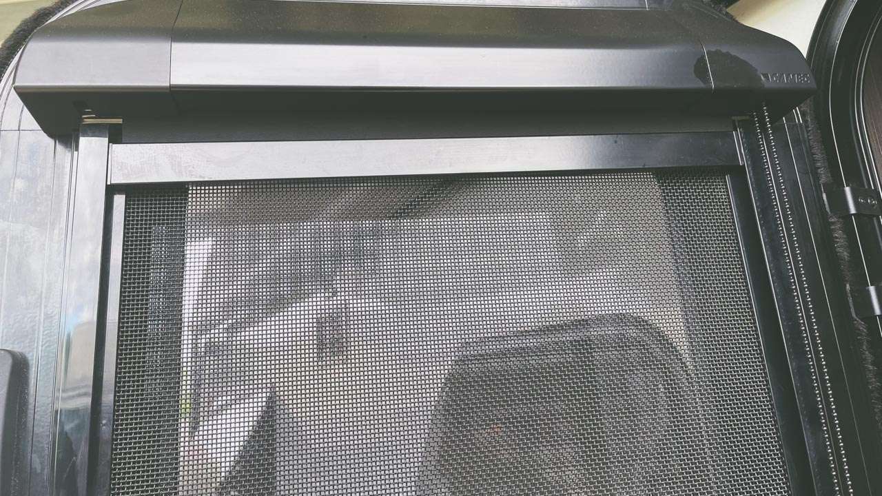 Door Blind Integrated Pelmet