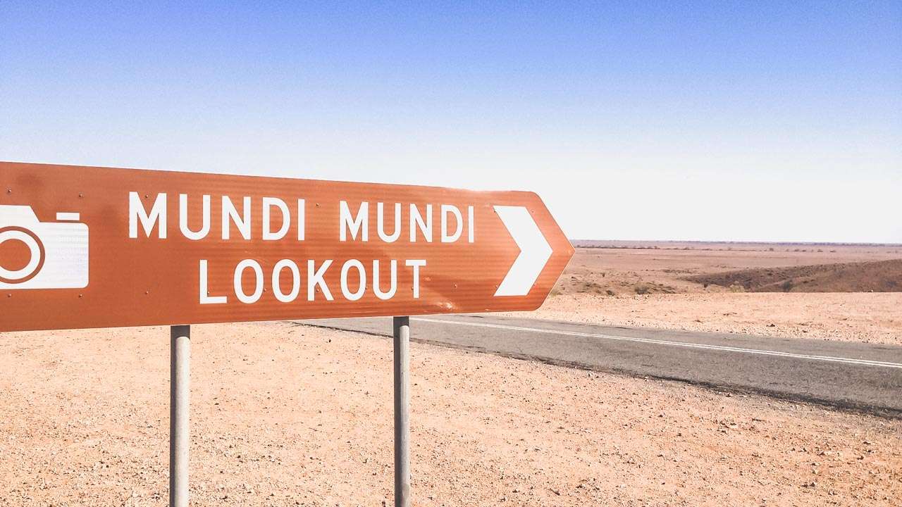 Mundi Mundi Lookout Near Silverton Caravan Park Penrose Park