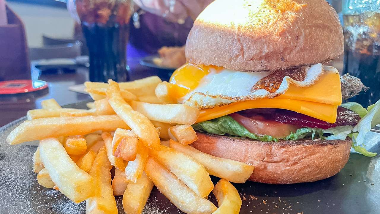 My Very First Ever Camel Burger At Kings Canyon Bar & Grill