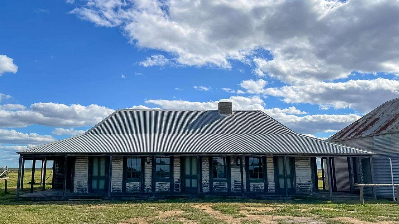 One Tree Hotel Cobb Highway North Of Hay