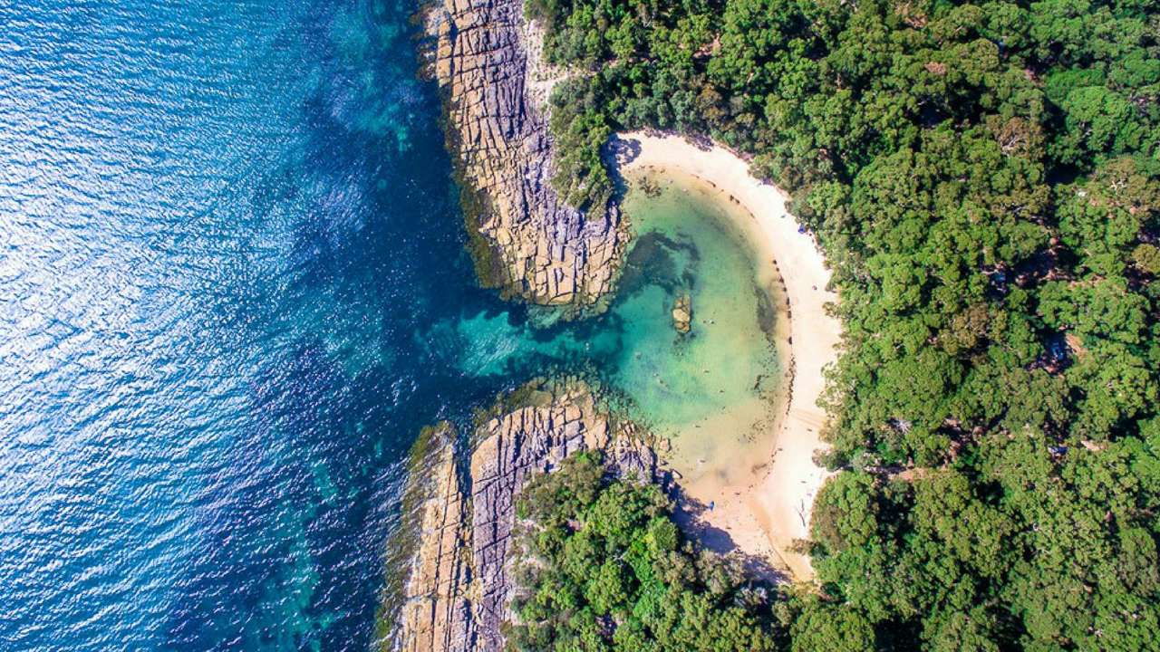 Honeymoon Bay Jervis Bay (Courtesy Shoalhaven Tourism)