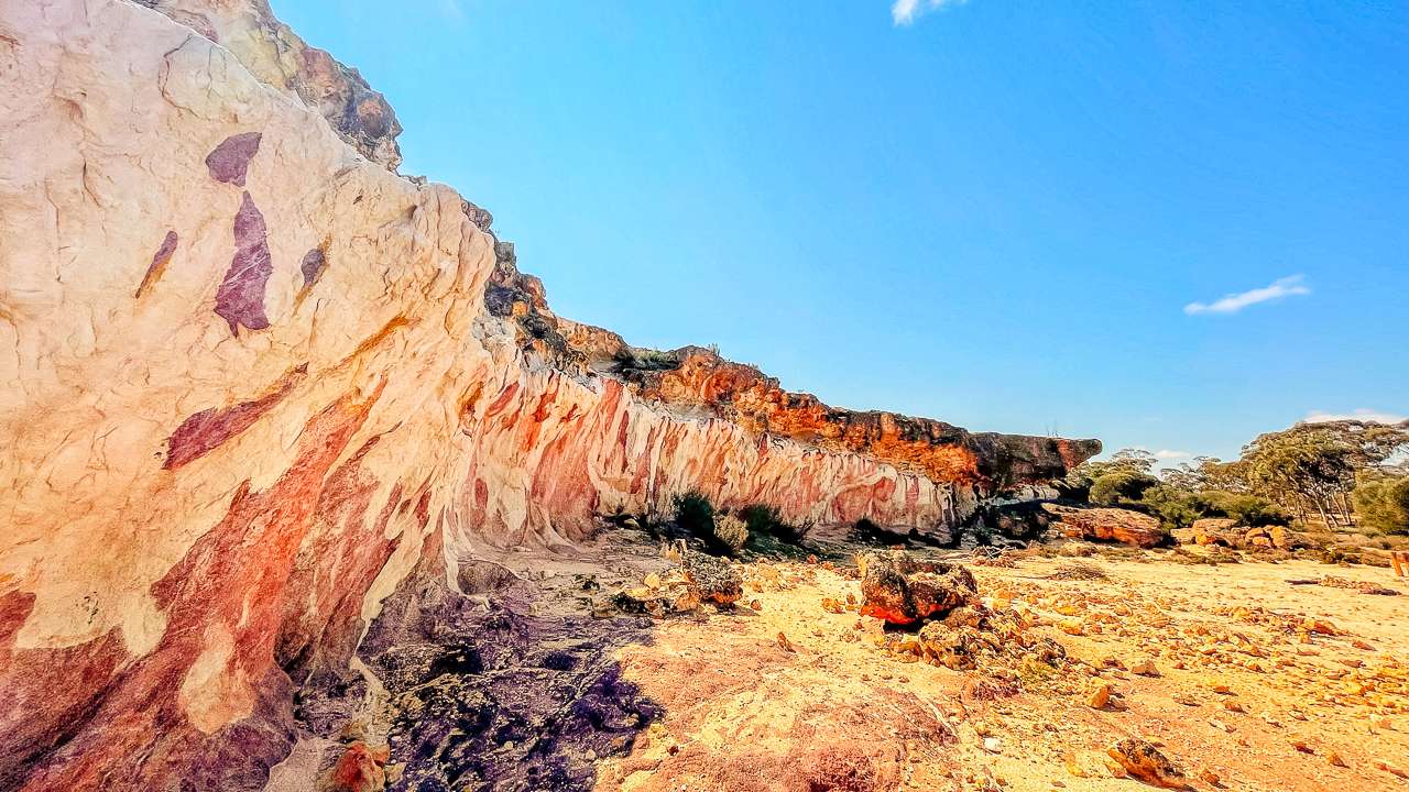 Lots Of Colours In The Breakways On Hyden Norseman Road