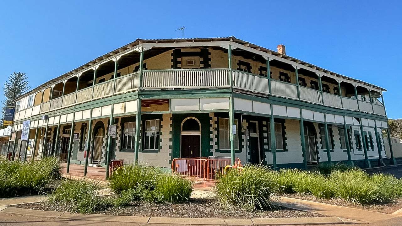 Norseman Hotel They Have Nice Cold Beer!