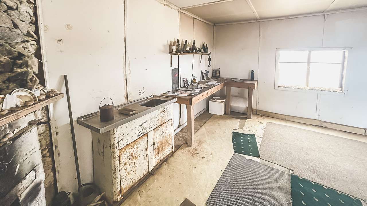 Inside The Sleeper Hut At Koonalda Homestead