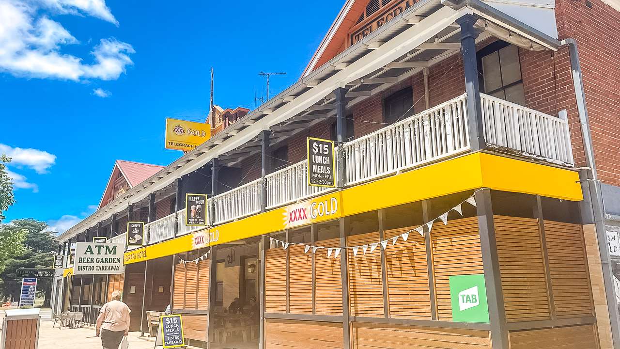 Telegraph Hotel Gunning