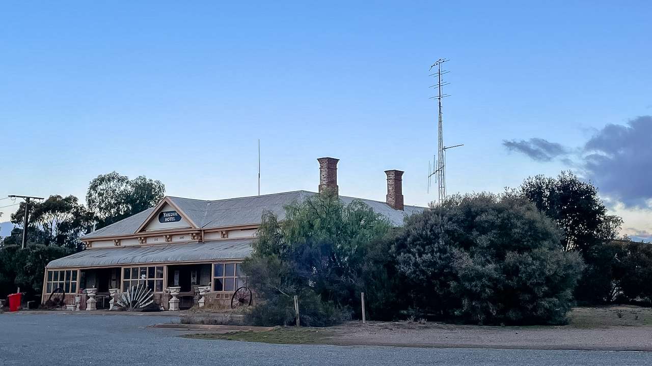 Yarcowie Hotel Now Closed And For Sale