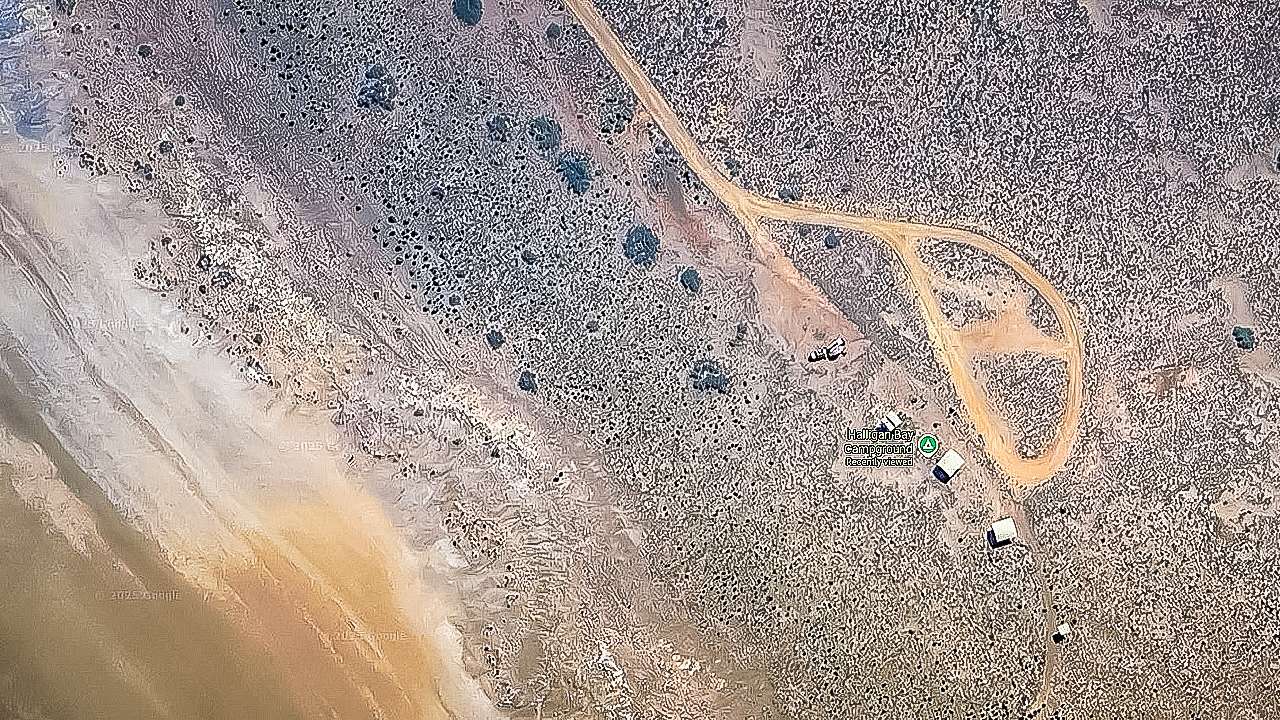 Camping On Lake Eyre Kati Thanda
