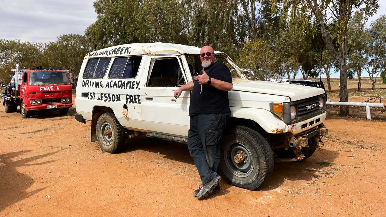 William Creek Hotel Driving School Dave Could do With A Lesson!