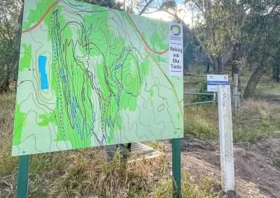 Many Walking Tracks In Pioneer Park Cootamundra