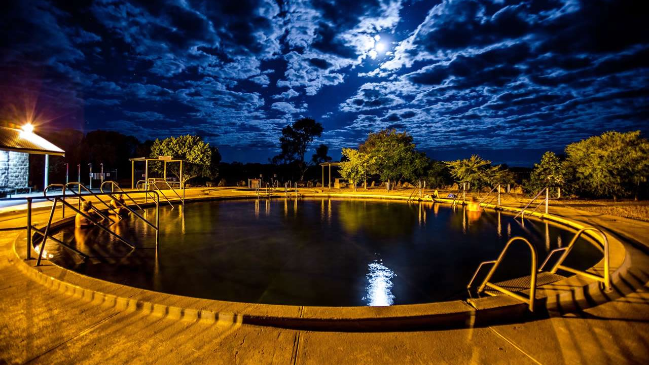 Lightning Ridge Artesian Bore Baths NSW