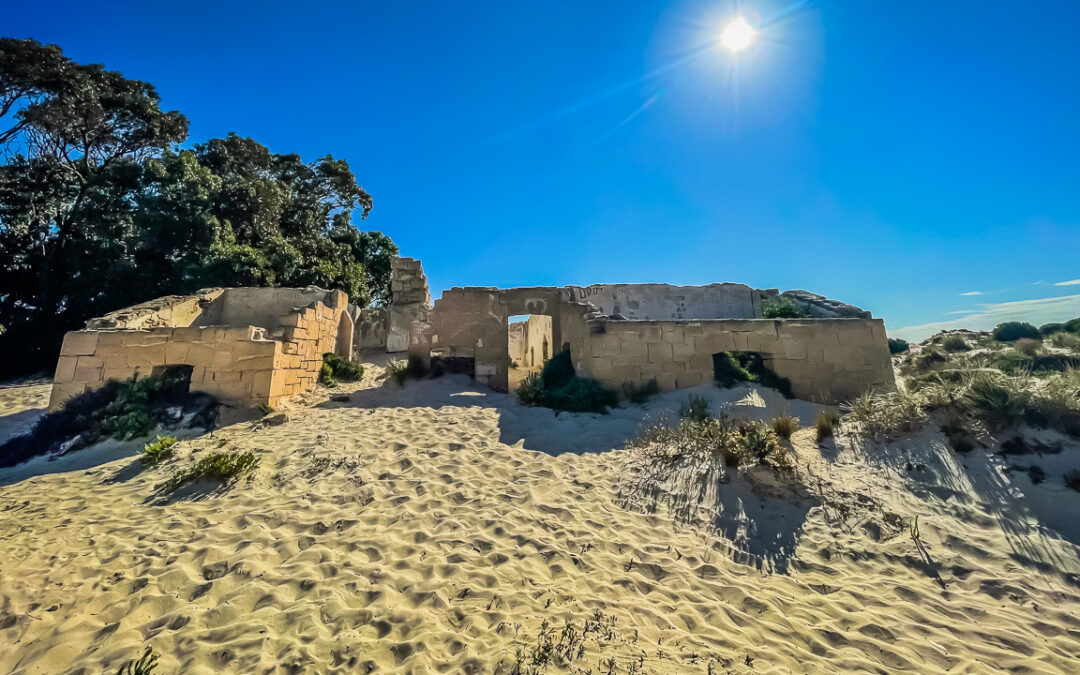 Eucla Telegraph Station Guide 2026 | Ruins, Jetty & Free Camping